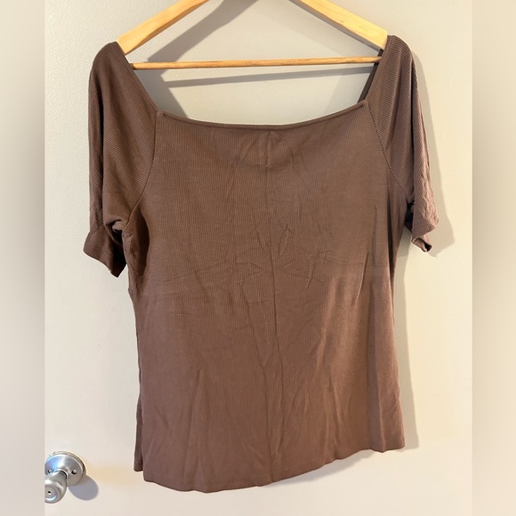 GAP brown ribbed short sleeve tee with twist/knot front detail - Picture 2 of 3
